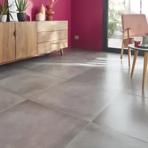 Colours Konkrete Anthracite Matt Concrete effect Porcelain Indoor Wall & floor tile, Pack of 4, (L)616mm (W)616mm