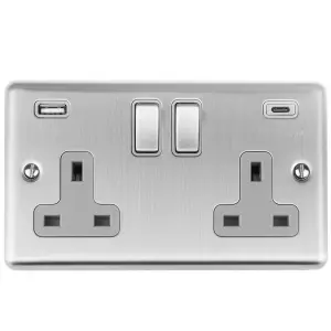 2 Gang Switched Socket with 2x USB: (1x Type A & 1x Type C) Satin Enhance Range Grey Trim