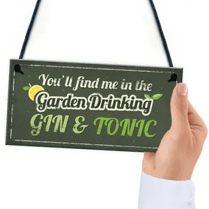 Red Ocean In The Garden Drinking Gin Funny Gin  Tonic Shed Plaque Man Cave Sign Friendship Gift