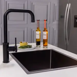 Flode Hjul Single Lever Industrial Style Kitchen Tap Swan Neck Design Matt Black