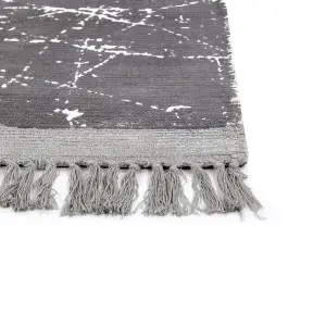 Viscose Area Rug 140 x 200 cm Grey HANLI