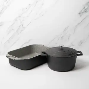 2pc Cookware Set with Black Non-Stick Cast Aluminium Casserole Dish, 4L and Roasting Pan, 34cm - Gift Boxed