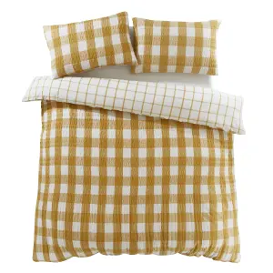 Catherine Lansfield Brushed Seersucker Gingham Reversible Double Duvet Cover Set with Pillowcases Caramel