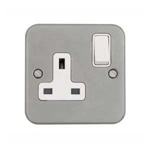 Vimark VM1207SP Metalclad 1 Gang 13A Switched Socket with Surface Back Box Single Pole