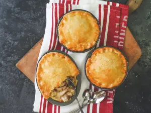 MasterClass Crusty Bake Non-Stick Individual Round Pie Dish