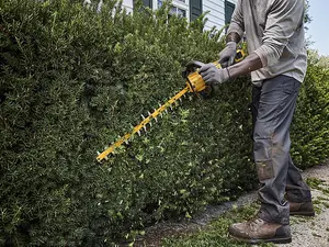 Dewalt DCMHT573X1-GB DCMHT573X XR FlexVolt Hedge Trimmer 54V 1 x 9.0Ah Li-ion