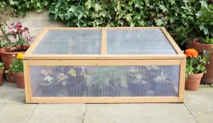 Spear & Jackson COLDFRAME1 Wooden Greenhouse Garden Cold Frame Grow House Shelter (L105 x W68 x H7.5cm)