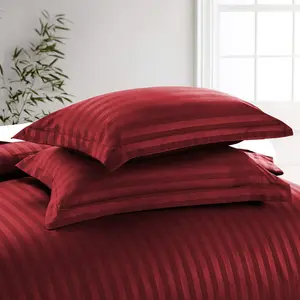 Microfibre 250 Thread Count Reversible Modern & Contemporary Reversible Duvet Cover Set Burgundy / Super King