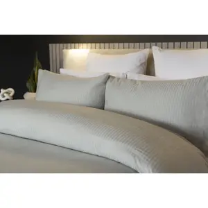 Belledorm Hotel Soho Pinstripe Duvet Cover Set Platinum (Single)