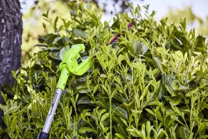 Greenworks Tools 24V 51cm (20") Long Reach Cordless Hedge Trimmer, split shaft includes 2Ah battery & economy charger