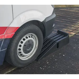 Sealey Car Ramps 1.5 Tonne Capacity per Ramp 3 Tonne Capacity per Pair CAR3000C