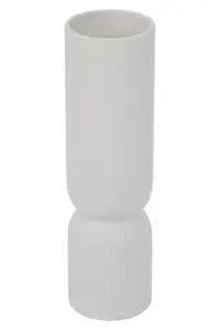 Interiors by Premier Lightweight Ceramic Design White Vase, Spacious Flower Ceramic Vase, Sleek And Sturdy Vase For Flowers