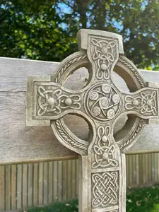 Celtic Cross Hanging Plaque Stone Garden Ornament Outdoor Statue Sculpture