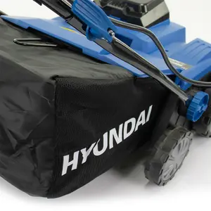 Hyundai 2 x 20V (40V) Cordless Lawn Scarifier, Aerator & Dethatcher Rake 380mm 4Ah Li-Ion Batteries Brushless  HY2196