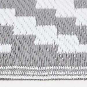 Homescapes Zoe Geometric White & Grey Outdoor Rug, 150 x 240 cm