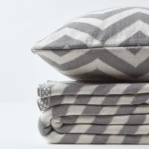 Homescapes Grey Chevron Cotton Knitted Throw, 130 x 170 cm