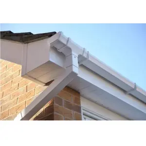 4 x White Square Fascia Gutter Brackets, Freeflow 114mm Rain Water Systems