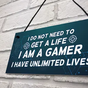 IM A GAMER Sign Funny Gamer Gift Hanging Plaque For Bedroom Man Cave Games Room