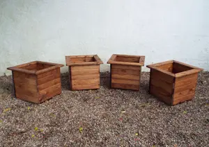 Charles Taylor 4pc Large Square Planter Set