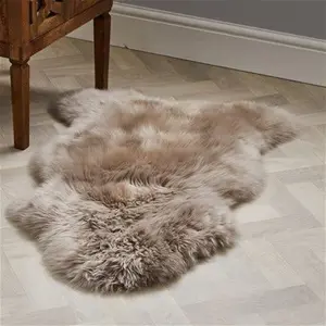 Dunelm Single Pelt Sheepskin Rug, Animals, Size: 60cm X 90cm (2ft X 3Ft), Natural, Sheepskin Mink, Faux Fur/Sheepskin