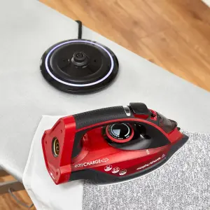 Morphy Richards 303250 easyCHARGE, Cord-Free Steam Iron, 2400 W - Red/Black