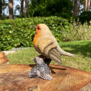 Robin on a Tree Stump Garden Ornament