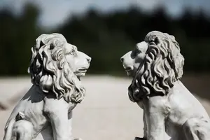 Pack of 2 Resin Lion Indoor Outdoor Patio Ornament Décor Statue Animal Figurine Waterproof