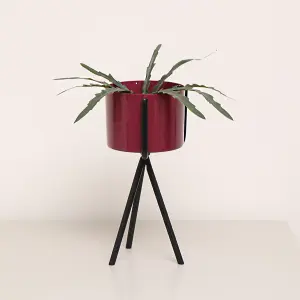 Melody Maison Set of 2 Plum Red Metal Planter Pots with Stand