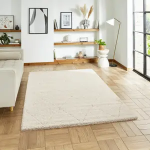 Ideal Shaggy Cream Diamond 3D effect Medium Rug, (L)170cm x (W)120cm