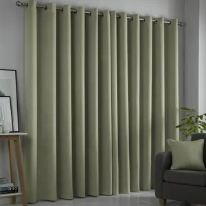 Polyester Room Darkening Grommet / Eyelet Curtain Pair Green / Width 168 x Drop 137 cm