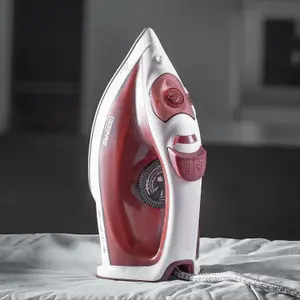 Geepas 1800W Steam Iron Dry & Wet Steam Iron, Variable Temperature Control, Non-Stick Soleplate, 120ml Tank, Red