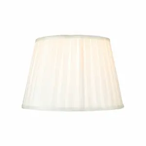 Traditional Classic Faux Silk Pleated Inner Lined Lamp Shade Cream / 19 x 25cm