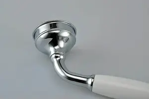 Round Traditional Handset For Shower Handset For Bath Mixer Tap Shower Chrome Finish