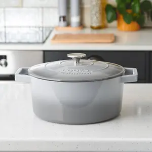 Cast Iron Casserole Set of 2 20cm & 26cm / 2.8L & 5.8L Dishes Oven Proof Enamelled Cast Iron Pans with Lids