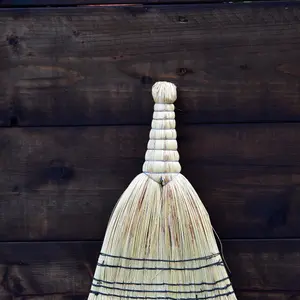 Traditional Rice Straw Broom 70 cm / 27.5" Hand Brush Natural Garden Yard Stable Sweeping American Style Brush