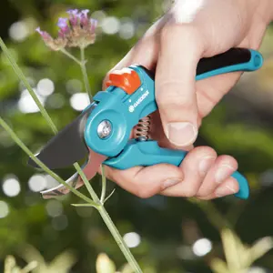 Gardena SuperCut B/M (D)20mm Turquoise Bypass Secateurs (H) 61mm x (W) 22mm