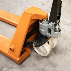 Pallet Truck 2500 Kg Capacity - Nylon Wheels