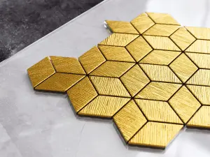 Glass mosaic on mesh for bathroom or kitchen 26.5cm x 30.5cm - Gold eagle