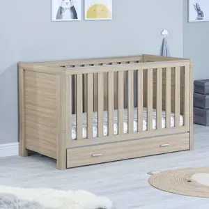 Luno Cot Bed Oak / Yes