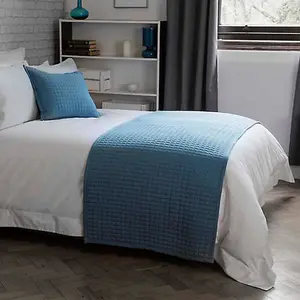 Belledorm Crompton Quilted Bed Runner Cobalt (One Size)