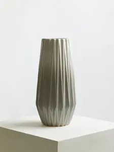 Interiors by Premier Decorative Large Grey White Ceramic Vase, Robust Pottery Vase, Sleek And Sturdy Vase For Artificial Flowers