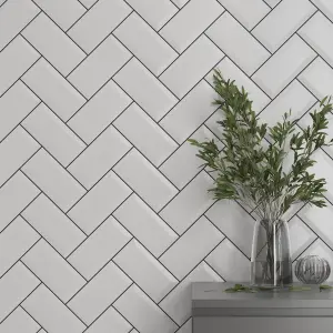 Trentie White Matt Metro Ceramic Indoor Wall tile, Pack of 40, (L)200mm (W)100mm