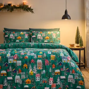 Catherine Lansfield Christmas Festive Forest Reversible Double Duvet Cover Set with Pillowcases Green