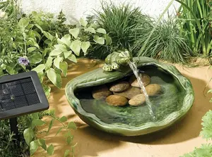 Modern Frog Water Fountain - Solar Powered Resin Recycling Water Feature