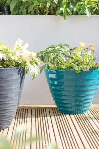 Lightweight Recycled Plastic Garden Pot Planter 40cm Vale Planter with In-Built Saucer - Plastic - L40 x W40 x H30 cm - Teal