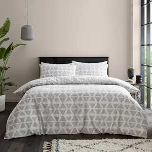 Tufted Print Geo Reversible Duvet Cover Set Double - 2 Standard Pillowcases