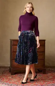 House Of Bruar Ladies Velvet Box Pleat Skirt