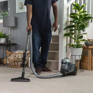 Russell Hobbs Bagless Cylinder Vacuum Cleaner