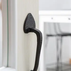 Hammer & Tongs - Rustic Arrowhead Door Handle - H205mm - Black