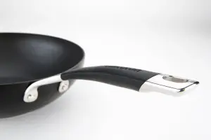 Circulon Momentum Black Round Aluminium Induction Suitable Dishwasher Safe Non-Stick Frying Pan 22cm